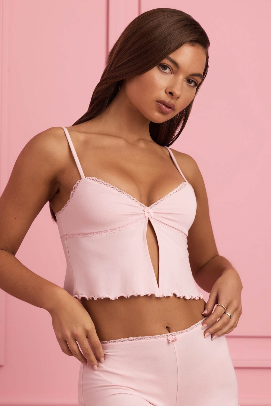 Πυτζάμα babydoll με δαντέλα και τελείωμα σε χρώμα baby pink