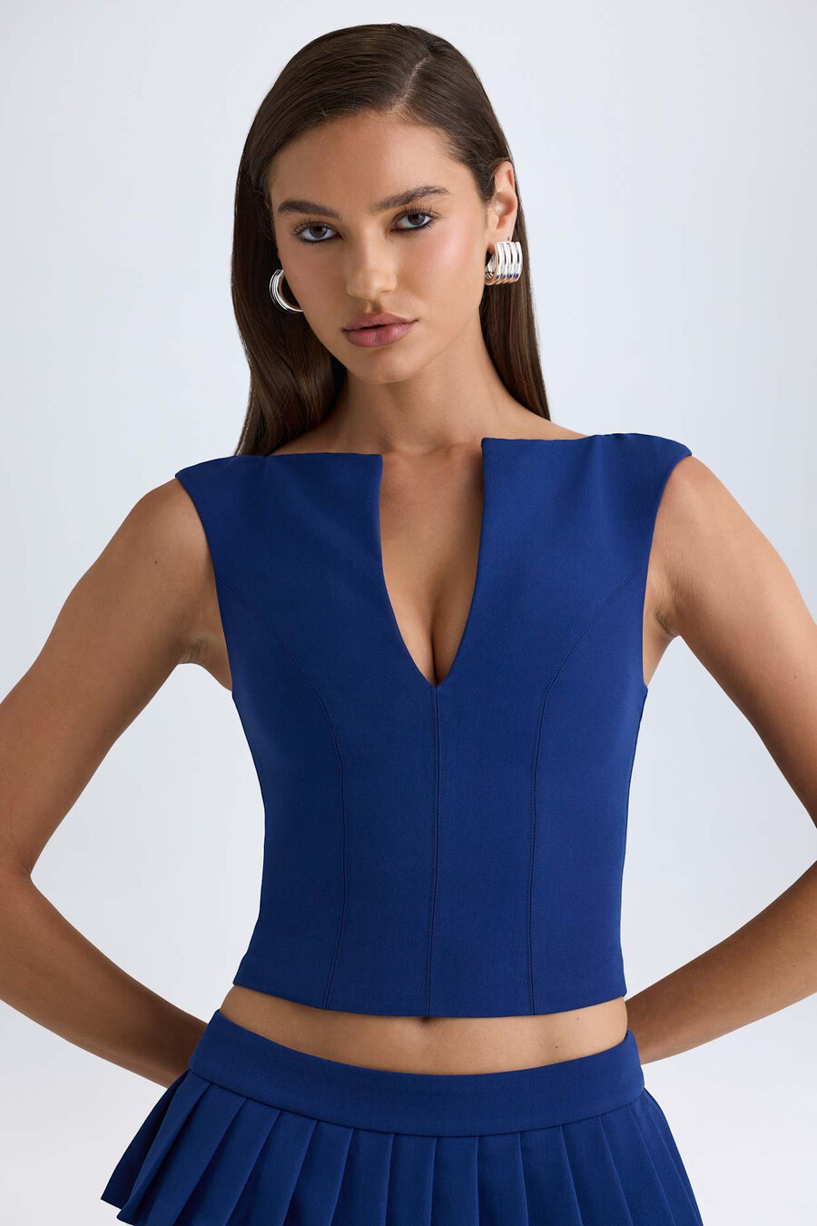 Ανοιχτό crop top σε χρώμα true navy