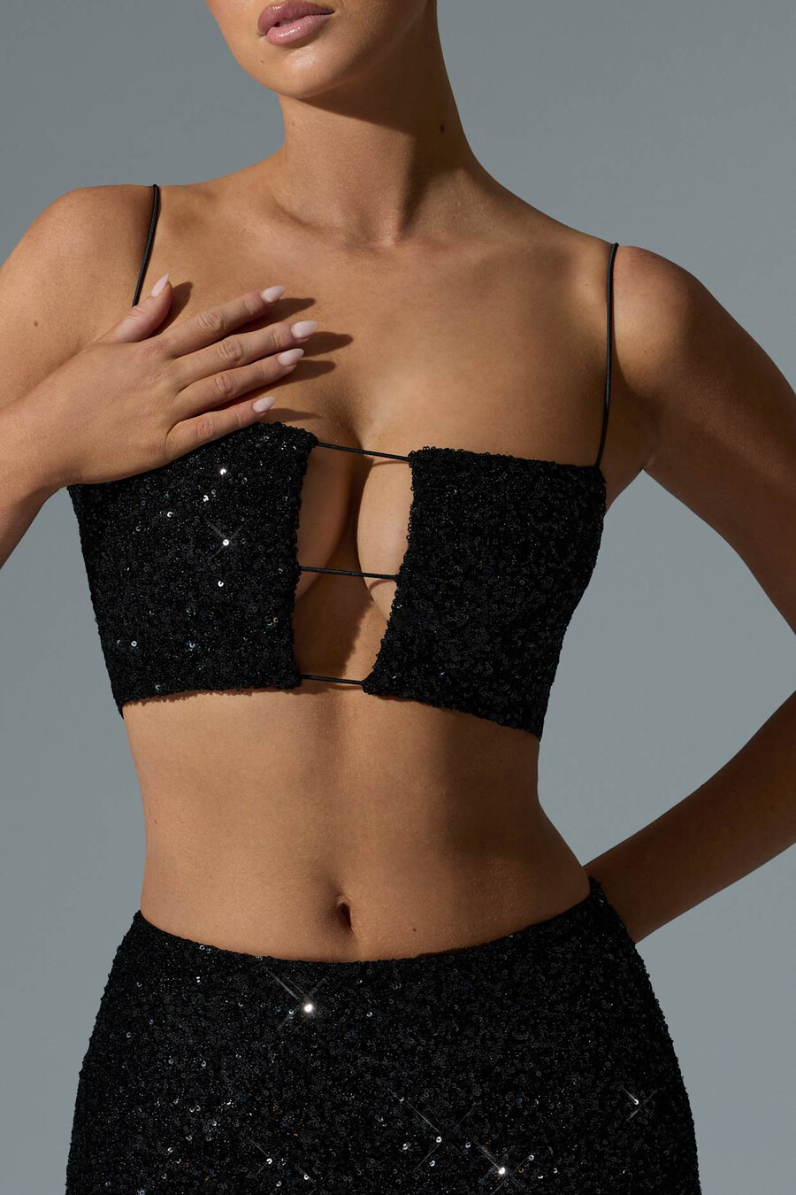 Διακοσμημένο crop top με Κομμάτια σε Μαύρο