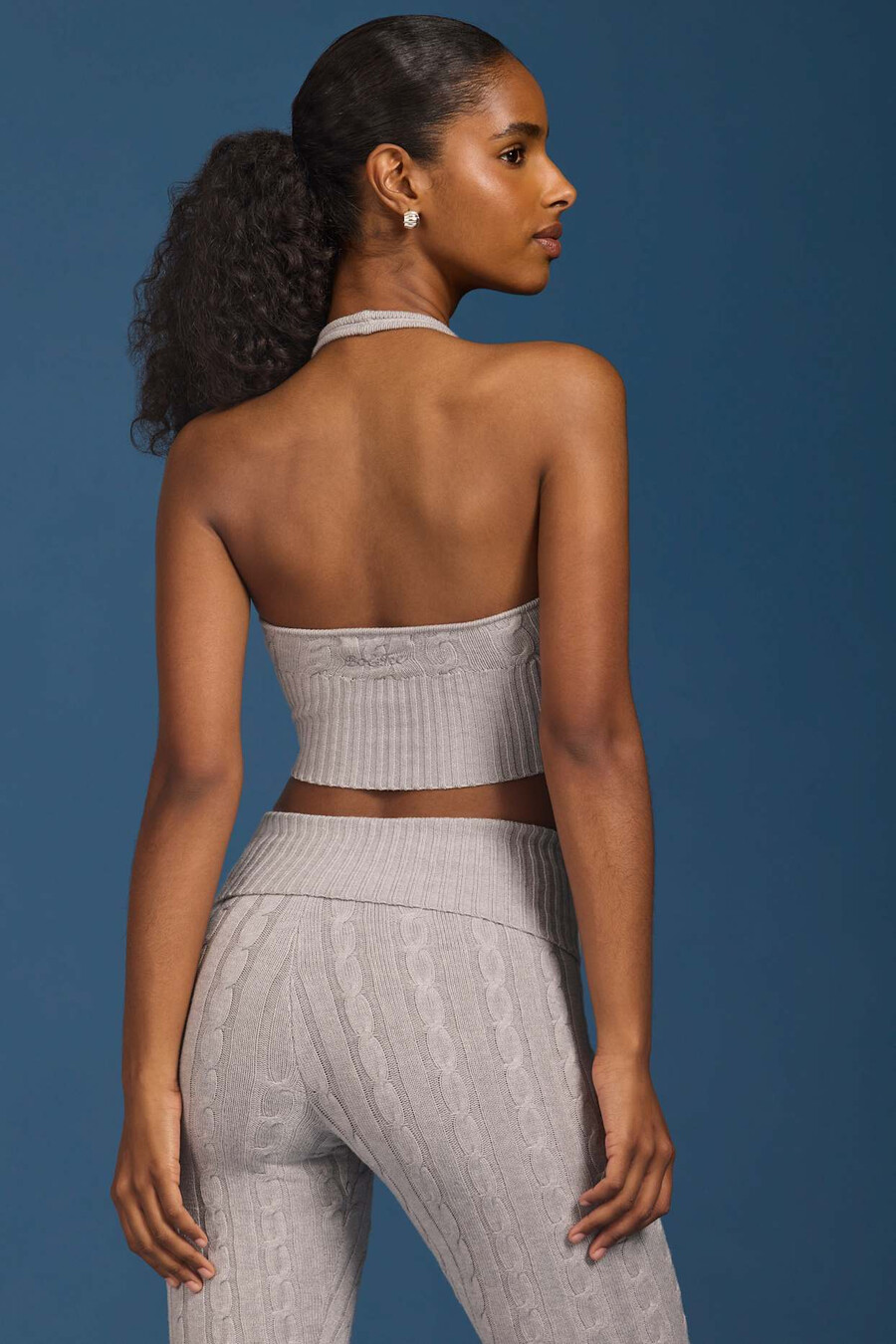 crop top με πλέξη και halterneck σε γκρι χρώμα marl