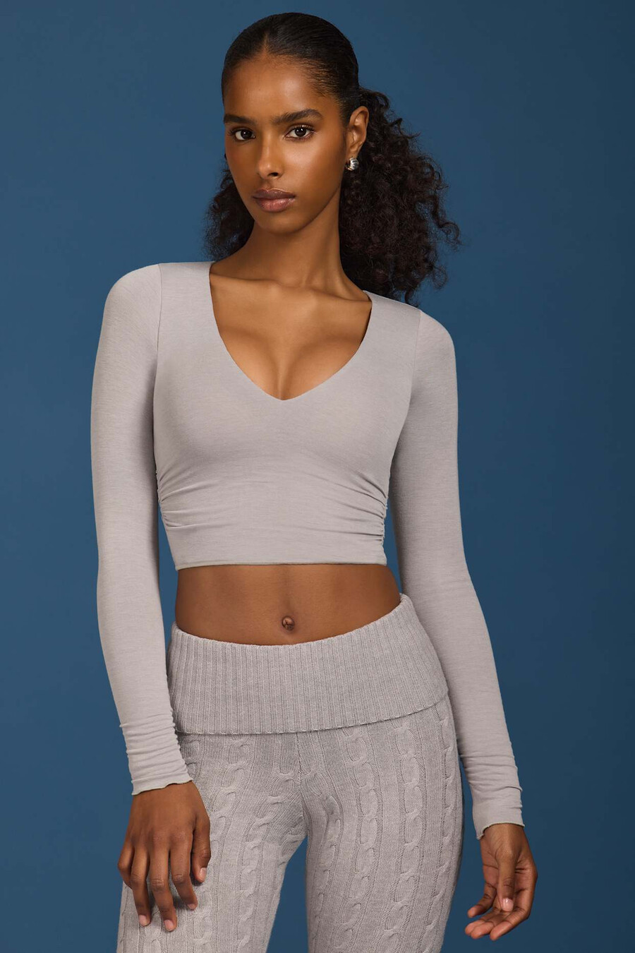 Μακρυμάνικο crop top με Σούρες σε Γκρι Χρώμα
