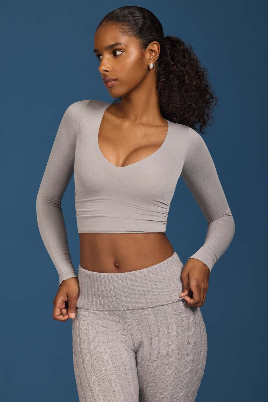 Μακρυμάνικο crop top με Σούρες σε Γκρι Χρώμα