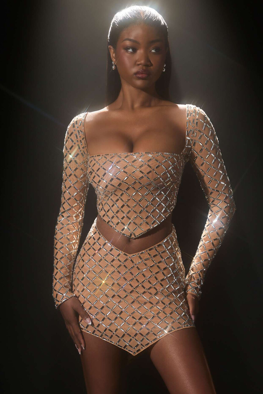 Ασύμμετρο crop top με Διακοσμητικά Στολίδια σε Αμύγδαλο