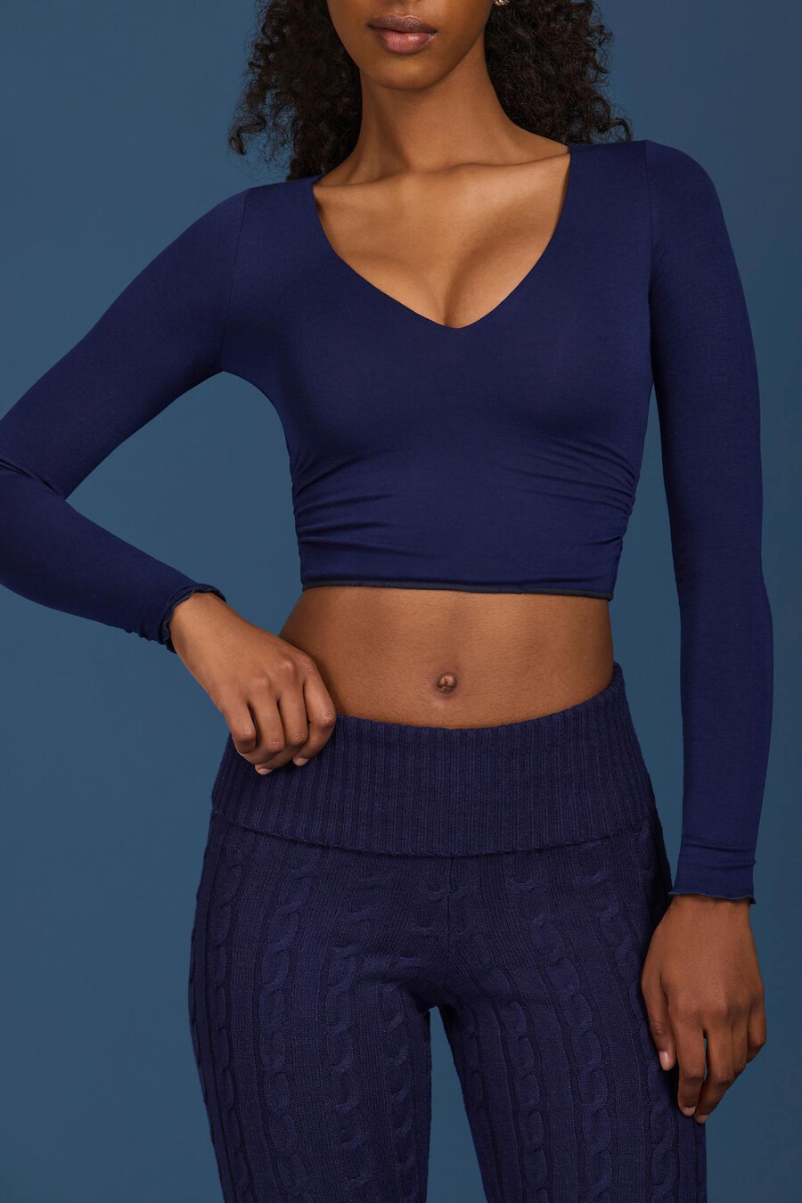 Μακρυμάνικο crop top με Σούρες σε navy navy