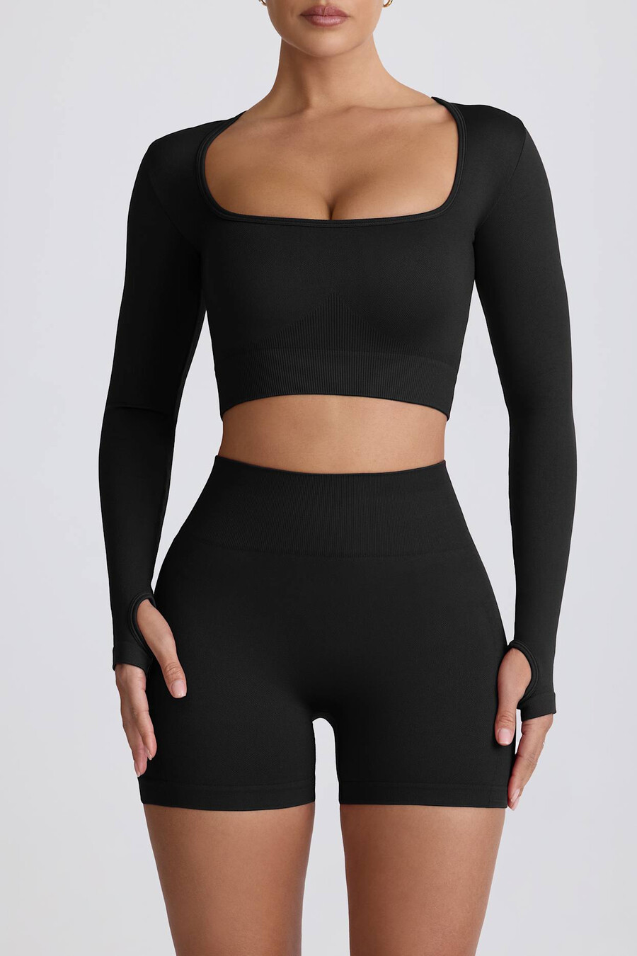 super sculpt Μακρυμάνικο crop top χωρίς ραφές σε μαύρο χρώμα