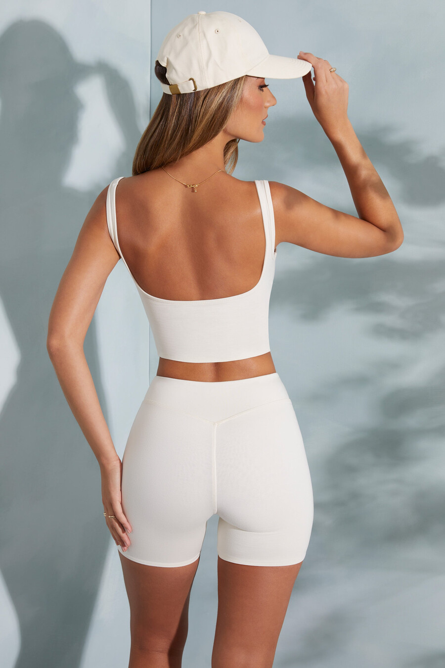 crop top με ντεκολτέ καρδιά σε ιβουάρ χρώμα