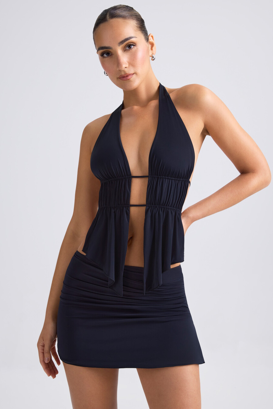 crop top με κοψίματα και ζιβάγκο σε μαύρο χρώμα