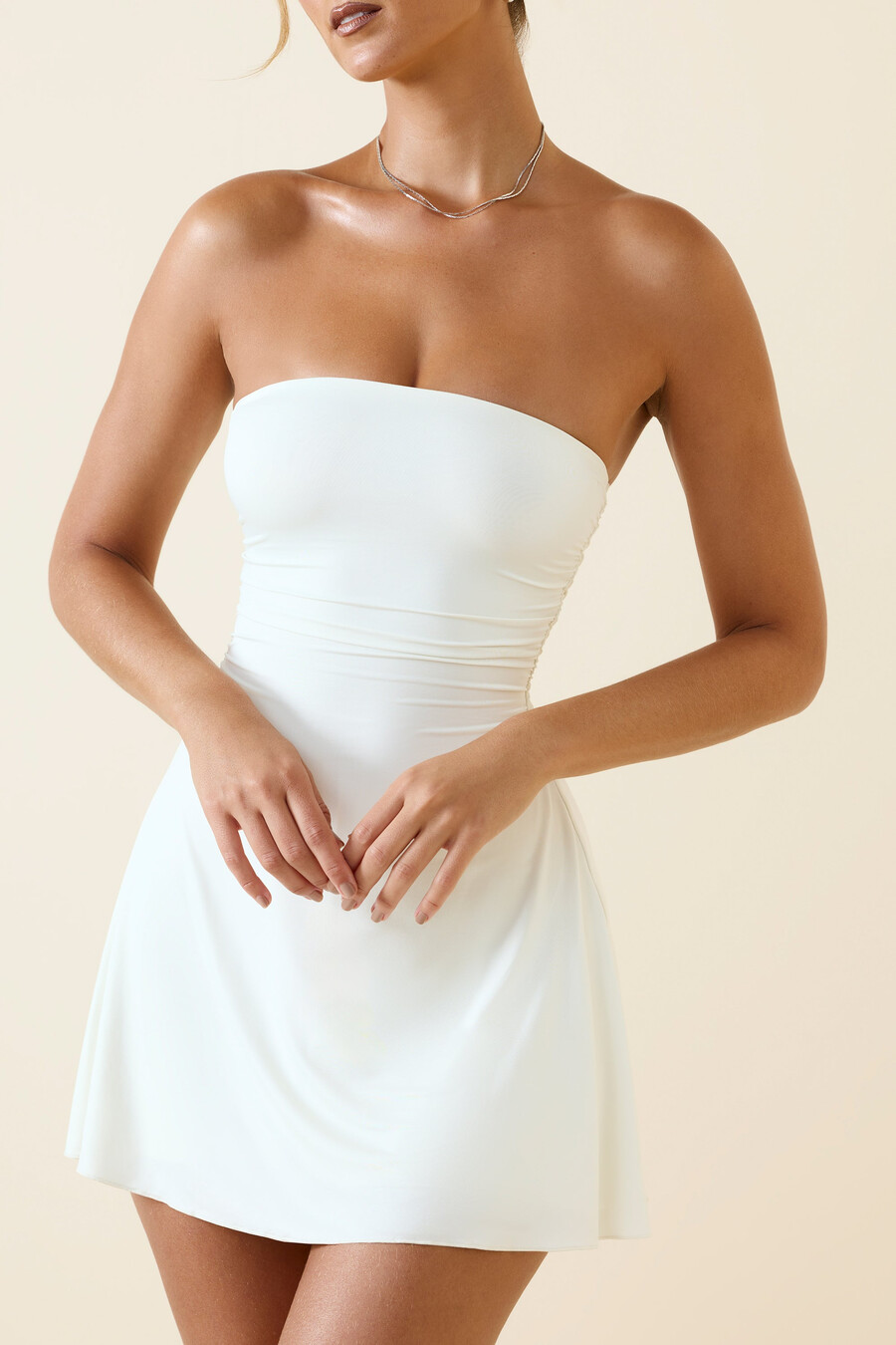 Μίνι φόρεμα bandeau ruched a-line σε βανίλια